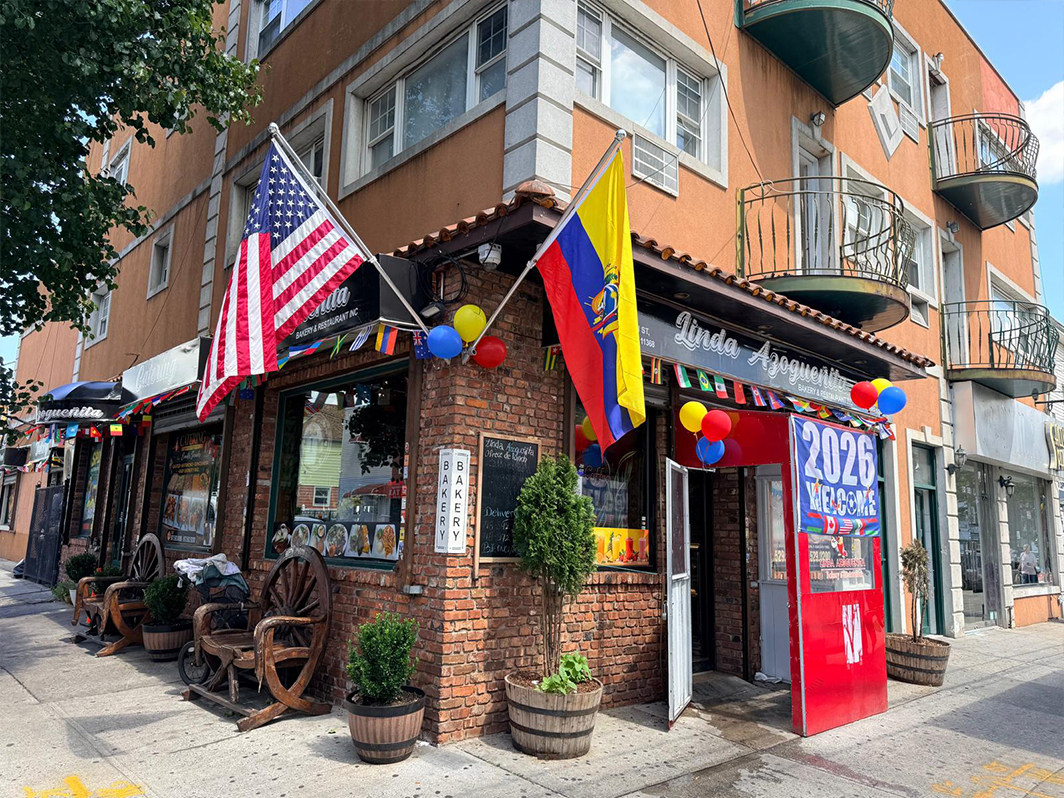 Comida ecuatoriana en Linda Azogueñita, restaurante en Corona Queens NY — foto 1